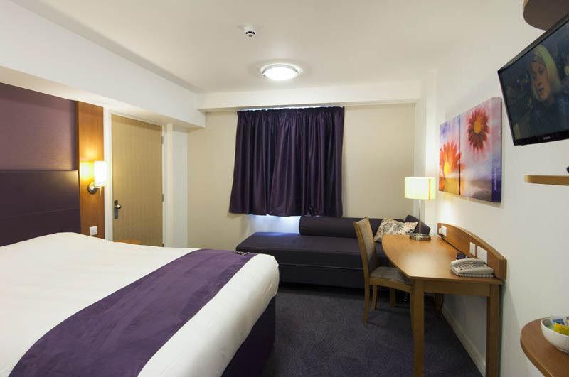 Premier Inn Belfast Titanic Quarter Exteriör bild