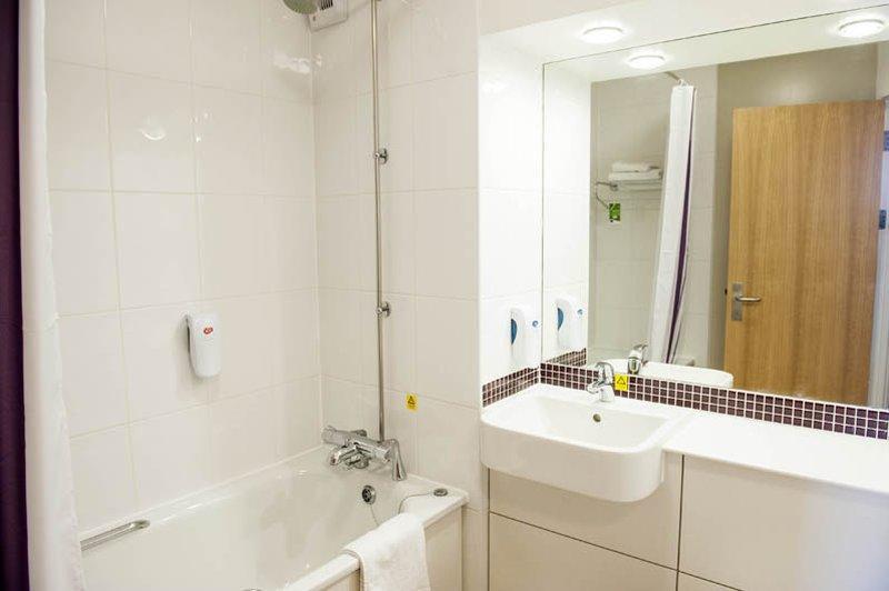 Premier Inn Belfast Titanic Quarter Exteriör bild