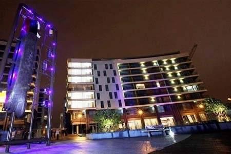 Premier Inn Belfast Titanic Quarter Exteriör bild
